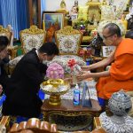 Read more about the article กราบนมัสการ พระรัตนมุนี เพื่อขอพรเนื่องในวันขึ้นปีใหม่พุทธศักราช 2565