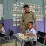 Read more about the article ผอ.สพป.เชียงราย เขต 1 ติดตาม ตรวจเยี่ยมโรงเรียนร่องเบ้อวิทยา ให้กำลังใจผู้บริหารเกษียณราชการในปีนี้