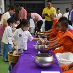 Read more about the article ละอ่อนปฐมวัย อนุบาลเชียงราย รวมน้ำใจตักบารตมอบของบริจาค ช่วยเหลือผู้ประสบภัยท่วมเชียงราย