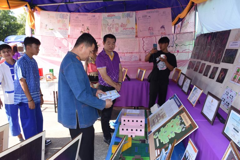 Read more about the article สพป.เชียงราย เขต 1 เปิดงาน “เปิดบ้านวิชาการ สืบสานของดี แนววิถีชุมชน” โรงเรียนบ้านหัวดอย