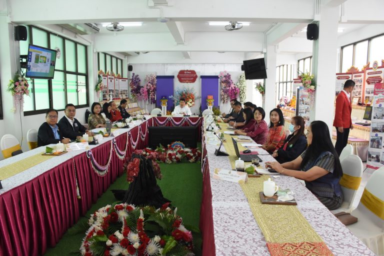 Read more about the article สพป.เชียงราย เขต 1 หน่วย ร่วมประชุมผู้อำนวยการสำนักงานพื้นที่การศึกษา ทั่วประเทศ ครั้งที่ 3/2568 ผ่านระบบ Video Conference สัญจร ใช้พื้นที่โรงเรียนบ้านสันโค้ง