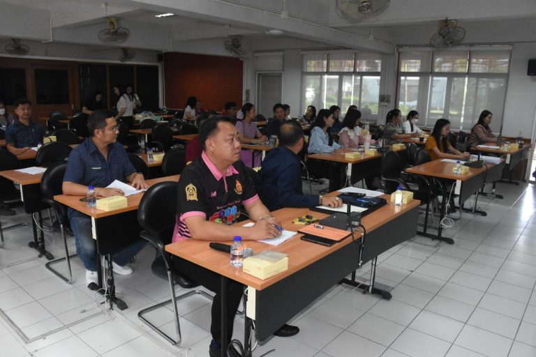 Read more about the article ประชุมเตรียมความพร้อมคณะกรรมการคัดเลือกบุคคลเพื่อบรรจุและแต่งตั้งเข้ารับราชการเป็นข้าราชการครูฯ ตำแหน่งครูผู้ช่วย ปี พ.ศ.2568