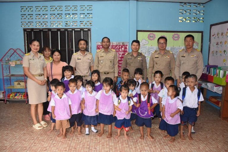 Read more about the article #สพป.ชร.1 ตรวจเยี่ยม โรงเรียนบ้านรวมมิตร สาขาห้องเรียนบ้านจะต๋อ เบอ โรงเรียนเด็กเล็กในพื้นที่สูงชันและทุรกันดาร