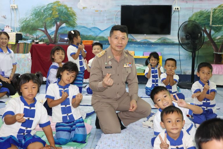 Read more about the article ก.ต.ป.น. สพป.ชร.1 ลงพื้นที่โรงเรียนแม่ยาววิทยา นิเทศการศึกษา ตรวจเยี่ยม ให้ความช่วยเหลือด้านการบริหารงาน 4 ด้าน